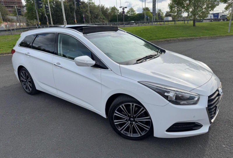 2016 Hyundai I40 1.7 Crdi Blue Drive Premium Tourer Euro 6 (s/s) 5dr in White — image 1