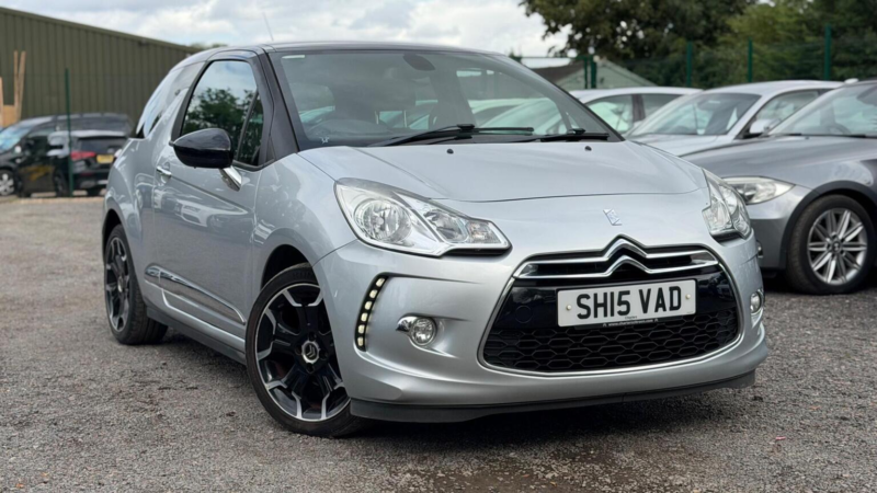 2015 Citroen Ds3 1.2 Puretech Dstyle Plus Euro 6 (s/s) 3dr in Silver — image 1