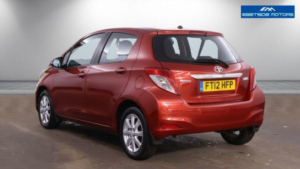 2012 Toyota Yaris 1.33 Dual Vvt-I Tr Multidrive S Euro 5 5dr in Red — image 4