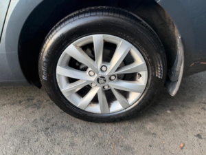 2018 Skoda Octavia 1.6 Tdi Scr S Euro 6 (s/s) 5dr in Grey — image 3