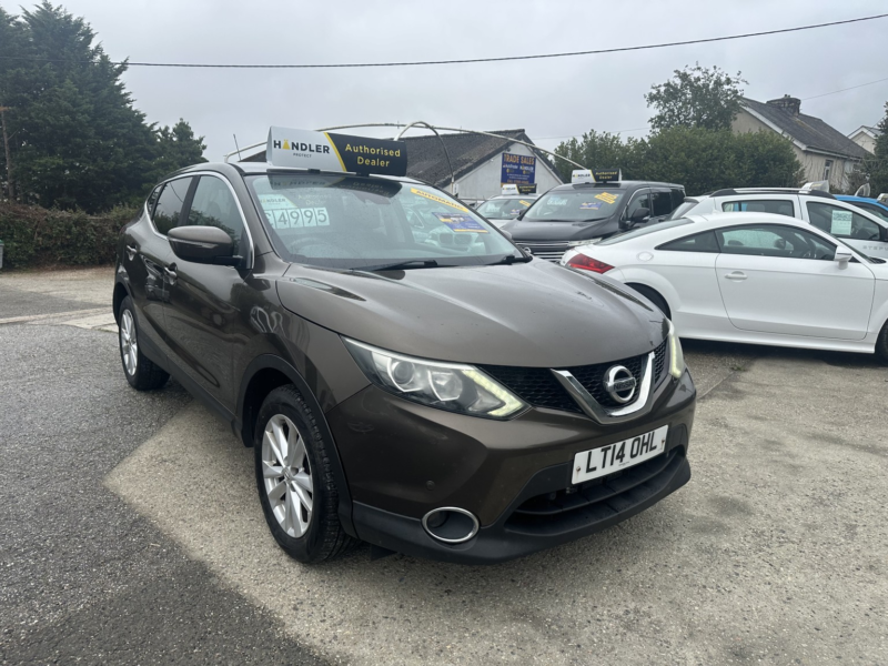 2014 Nissan Qashqai 1.6 Dci Acenta Premium in Beige — image 1