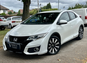 2016 Honda Civic 1.8 I-Vtec Se Plus in White — image 3