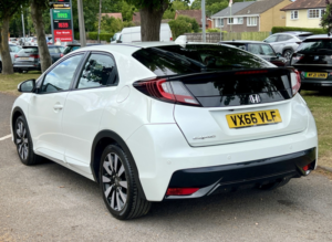 2016 Honda Civic 1.8 I-Vtec Se Plus in White — image 5