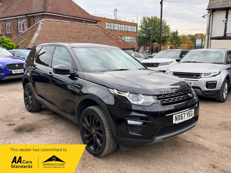 2017 Land Rover Discovery Sport Td4 Hse Black in Black — image 1