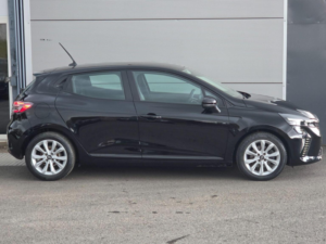 2024 Renault Clio 1.6 E-Tech Evolution Auto Euro 6 (s/s) 5dr in Black — image 5