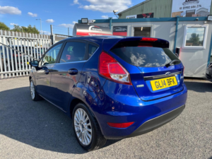 2014 Ford Fiesta 1.0t Ecoboost Titanium Euro 5 (s/s) 5dr in Blue — image 4