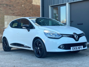 2016 Renault Clio 1.2 Dynamique Nav 1.2 16v 75 in White — image 3