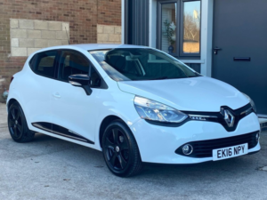 2016 Renault Clio 1.2 Dynamique Nav 1.2 16v 75 in White — image 4
