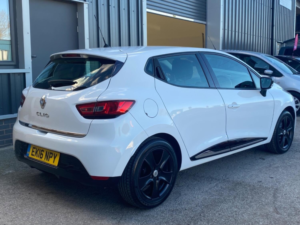 2016 Renault Clio 1.2 Dynamique Nav 1.2 16v 75 in White — image 6