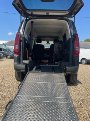 2019 Citroen Berlingo Wheelchair Accessible Vehicle Wav 1.5 Bluehdi Feel in Grey — image 5