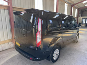 2022 Ford Transit Custom 2.0 Transit Custom Limited Dciv 320 L1 2.0l Ecoblue 170ps Automatic. 5 Seats. Fsh. in Black — image 3