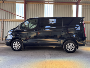 2022 Ford Transit Custom 2.0 Transit Custom Limited Dciv 320 L1 2.0l Ecoblue 170ps Automatic. 5 Seats. Fsh. in Black — image 6