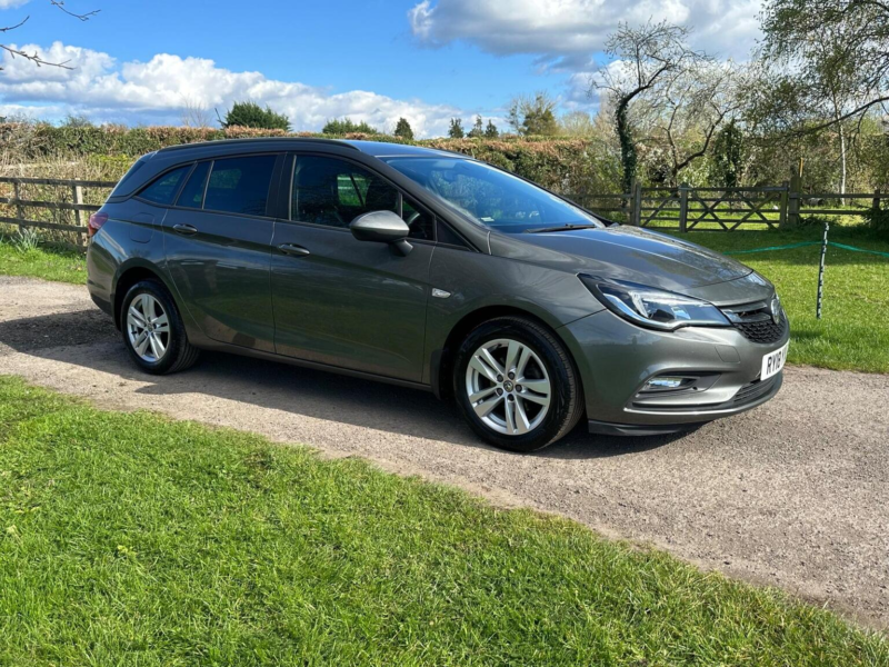 2018 Vauxhall Astra 1.6 Cdti Ecoflex Design Sports Tourer Euro 6 (s/s) 5dr in Grey — image 1
