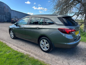 2018 Vauxhall Astra 1.6 Cdti Ecoflex Design Sports Tourer Euro 6 (s/s) 5dr in Grey — image 4