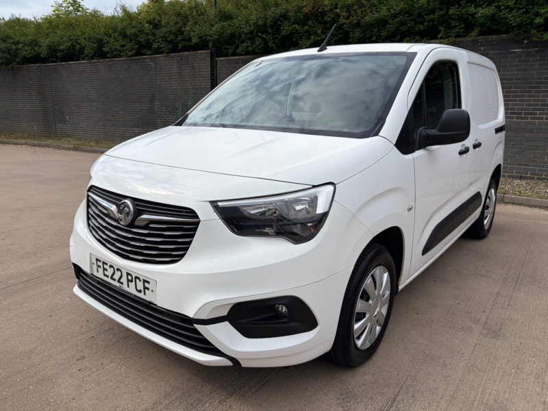 2022 Vauxhall Combo 1.5 Turbo D 2300 Sportive Panel Van 4dr Diesel Manual L1 H1 Euro 6 (100 Ps) in White — image 1