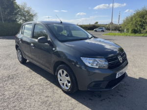 2018 Dacia Sandero 0.9 Essential Tce 90 My18 in Grey — image 2