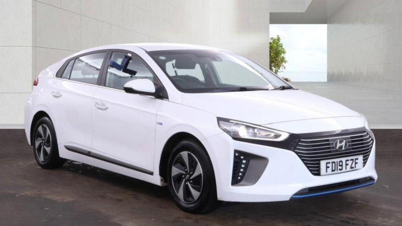 2019 Hyundai Ioniq 1.6 H-Gdi Premium Dct Euro 6 (s/s) 5dr in White — image 1