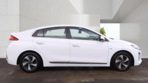 2019 Hyundai Ioniq 1.6 H-Gdi Premium Dct Euro 6 (s/s) 5dr in White — image 5