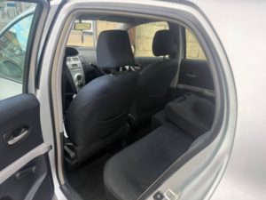 2006 Toyota Yaris 1.3 Vvt-I T Spirit Hatchback 5dr Petrol Manual (141 G/km, 85 Bhp) in Silver — image 6