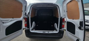 2026 Citroen Berlingo 1.5 Berlingo Pv M Bhdi 1.5 100 S&s Mt6 Enterprise+ in White — image 6