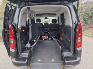 2022 Citroen Berlingo 1.2 Puretech Feel in Black — image 2