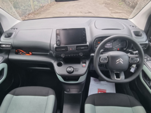 2022 Citroen Berlingo 1.2 Puretech Feel in Black — image 3