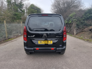 2022 Citroen Berlingo 1.2 Puretech Feel in Black — image 5