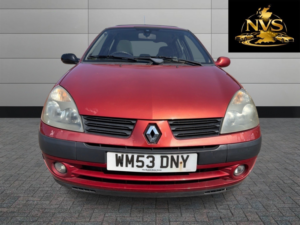 2004 Renault Clio 1.4 16v Privilege in Red — image 2
