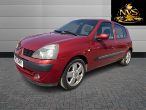 2004 Renault Clio 1.4 16v Privilege in Red — image 3