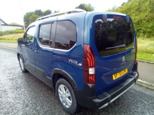 2020 Peugeot Rifter 1.5 Bluehdi Allure Horizon Re Automatic in Blue — image 6