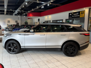 2017 Land Rover Range Rover Velar 2.0 D180 in Silver — image 5