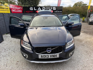 2013 Volvo Xc70 2.4 D5 Se Geartronic AWD Euro 5 5dr in Blue — image 5
