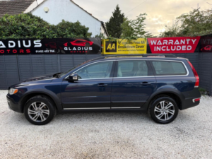2013 Volvo Xc70 2.4 D5 Se Geartronic AWD Euro 5 5dr in Blue — image 6