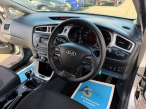2014 Kia Ceed 1.6 Crdi Ecodynamics 2 Sportswagon Euro 5 (s/s) 5dr in Silver — image 3