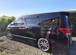 2013 Toyota Vellfire in Purple — image 4