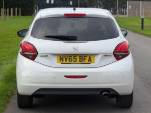 2015 Peugeot 208 1.2 Puretech Gt Line Euro 6 (s/s) 3dr in White — image 4