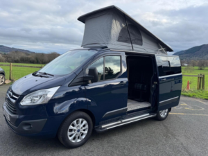 2017 Ford Transit Custom in Blue — image 2