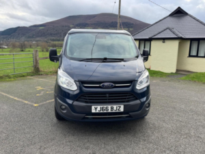 2017 Ford Transit Custom in Blue — image 5