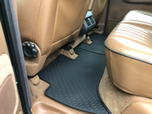 2002 Land Rover Range Rover Range Rover P38 - Winter Protection Pack in Black — image 2
