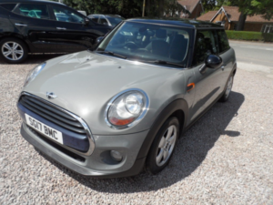 2017 MINI Hatch 1.5 Cooper 3-Door Hatch in Grey — image 3