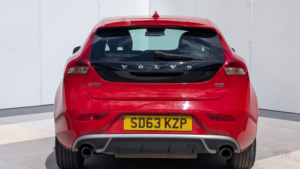 2013 Volvo V40 1.6 D2 R-Design Hatchback 5dr Diesel Manual Euro 5 (s/s) (115 Ps) in Red — image 4