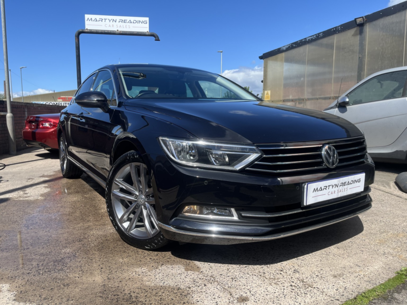 2017 Volkswagen Passat 2.0 Tdi Gt in Black — image 1