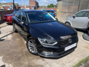 2017 Volkswagen Passat 2.0 Tdi Gt in Black — image 2