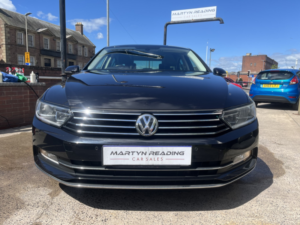 2017 Volkswagen Passat 2.0 Tdi Gt in Black — image 4