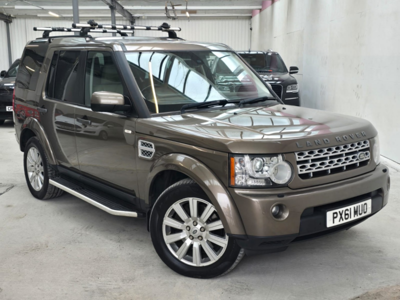 2011 Land Rover Discovery 4 3.0 Sd V6 Hse in Bronze — image 1