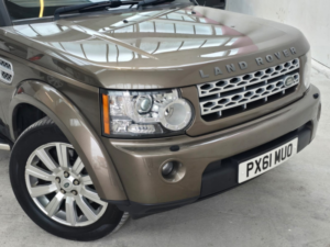 2011 Land Rover Discovery 4 3.0 Sd V6 Hse in Bronze — image 4