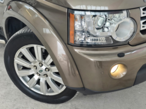 2011 Land Rover Discovery 4 3.0 Sd V6 Hse in Bronze — image 5