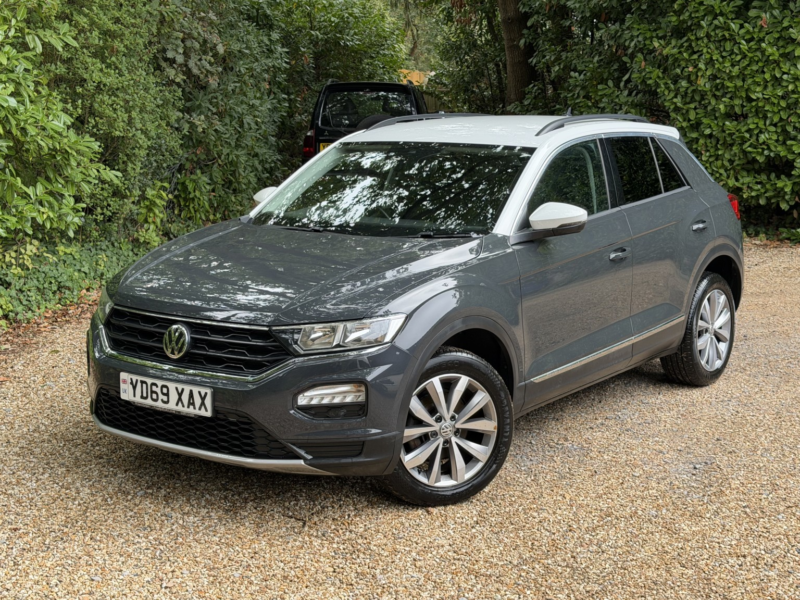 2019 Volkswagen T-Roc 1.0 Tsi Design in Grey — image 1