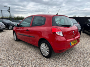 2009 Renault Clio 1.2 Extreme Euro 5 3dr (ac) in Red — image 2