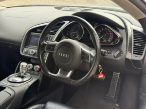 2009 Audi R8 5.2 Fsi V10 in Silver — image 2